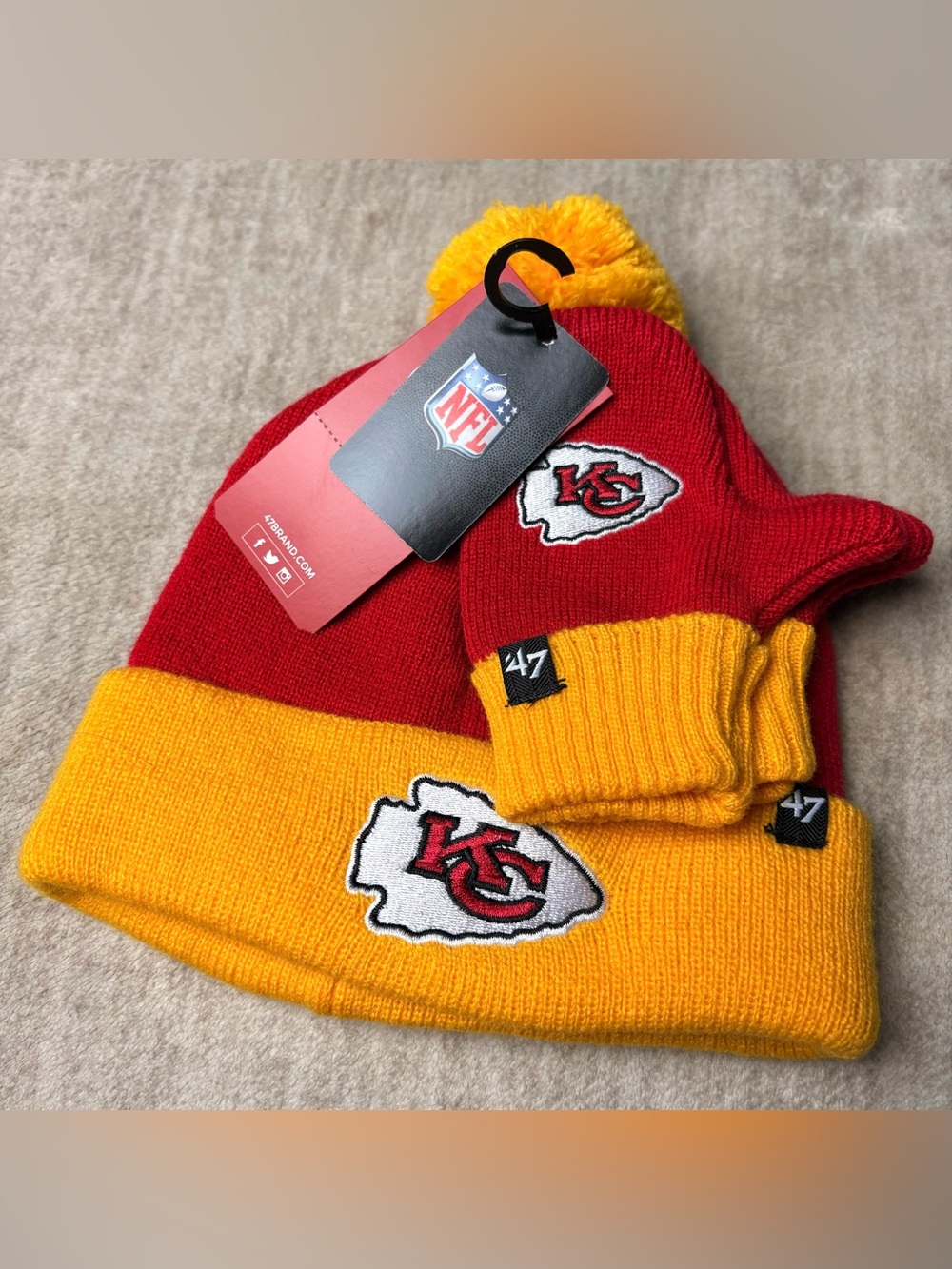NEW! NFL Toddlers Kansas City Chiefs Red & Gold Pom Beanie with Matching Mittens